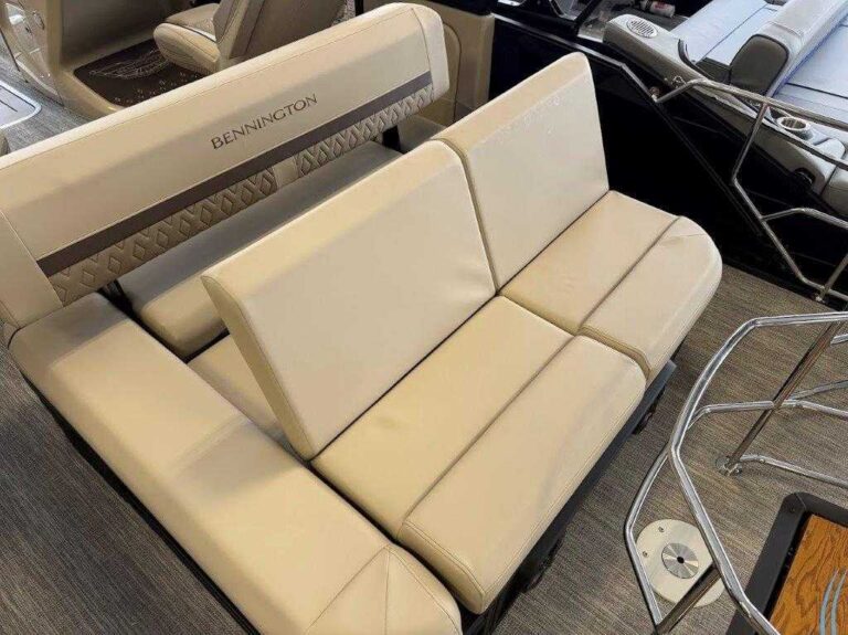 2026 Bennington 24MCSB - Center Swingback - Carbon Fiber Arch!!! US-ETWS9308J526 [photo 19]